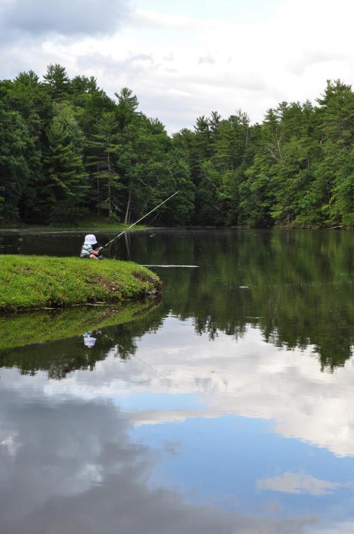 Twin Lakes - Hurley Villa Bagian luar foto